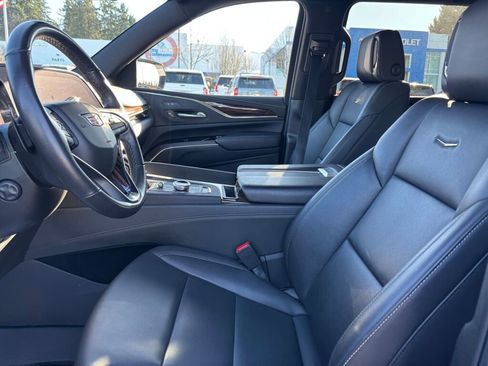 Used 2024 Cadillac Escalade ESV Luxury image 17