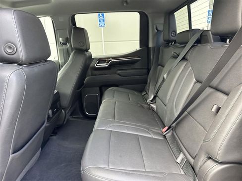 Used 2022 Chevrolet Silverado 1500 LT Trail Boss w/ Convenience Package II image 23