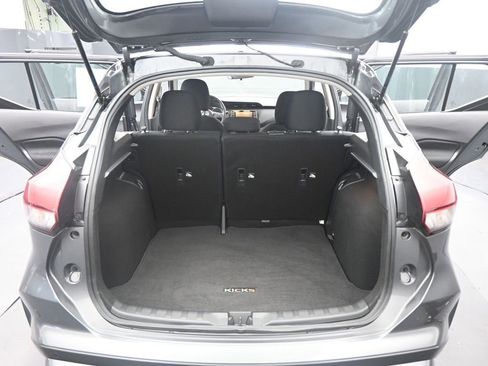 Used 2024 Nissan Kicks S image 16