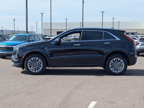 Certified 2024 Cadillac XT4 Premium Luxury image 2