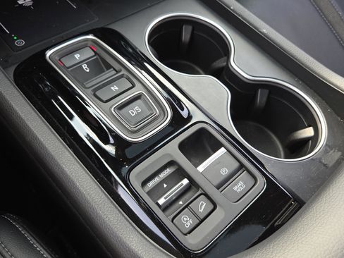 Used 2024 Honda Pilot Touring image 28