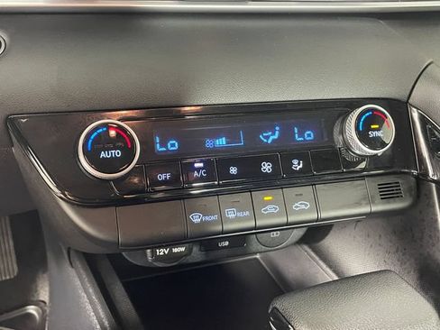 Used 2025 Hyundai Elantra Hybrid FWD image 9