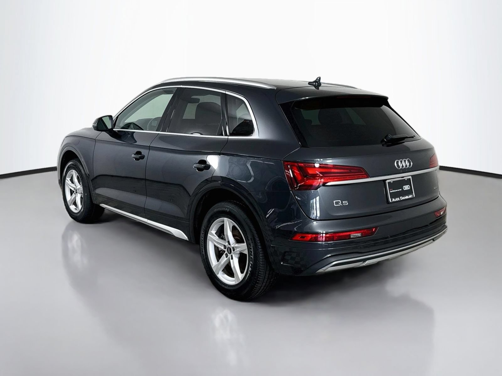 Certified 2023 Audi Q5 Premium w/ Convenience Package AWD/4WD image 3