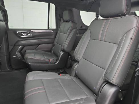 Used 2024 Chevrolet Suburban RST w/ Luxury Package image 15