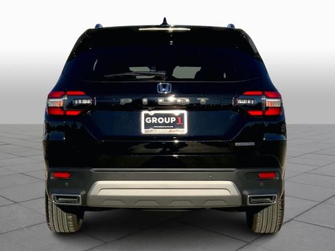 Used 2023 Honda Pilot Touring image 4