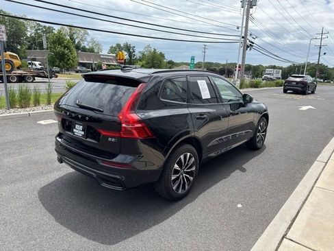 Used 2025 Volvo XC60 B5 Plus AWD/4WD image 5