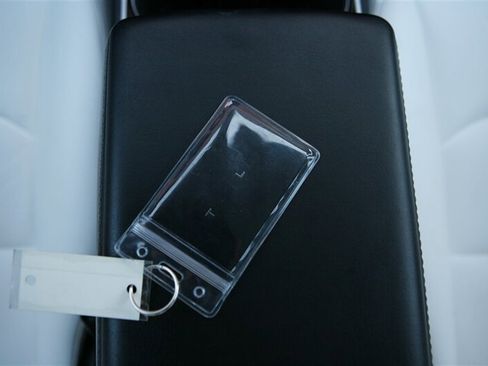 Used 2018 Tesla Model 3 Long Range image 19