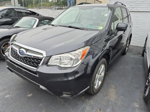 Used 2016 Subaru Forester 2.5i Premium w/ All-Weather Package AWD/4WD image 2