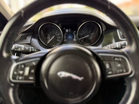 Used 2019 Jaguar E-PACE S AWD/4WD image 42