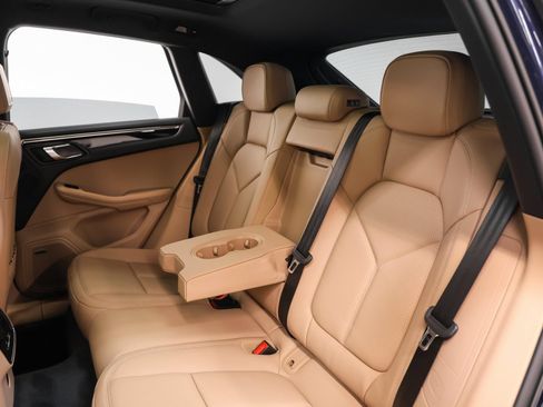 Certified 2026 Porsche Macan AWD/4WD image 36