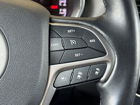 Used 2021 Jeep Grand Cherokee Limited w/ Premium Lighting Group AWD/4WD image 36