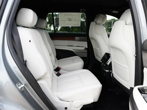 New 2026 Cadillac Vistiq Sport w/ LPO, Floor Liner Package image 23