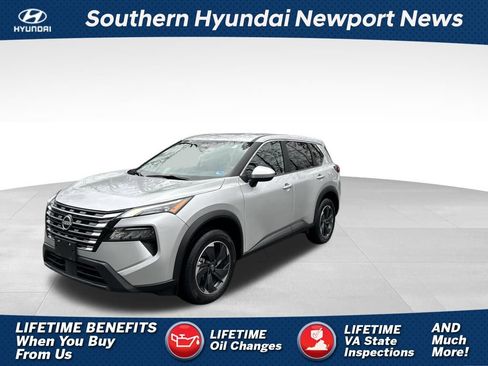 Used 2024 Nissan Rogue SV image 1