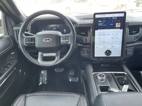 Used 2023 Ford Expedition Limited RWD image 17
