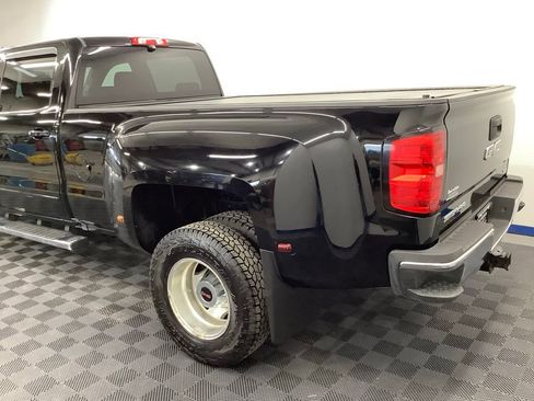 Used 2018 GMC Sierra 3500 SLE w/ SLE Preferred Package AWD/4WD image 2