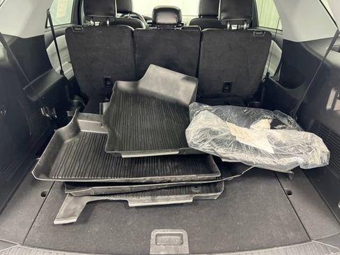 Used 2023 Ford Explorer XLT w/ Equipment Group 202A AWD/4WD image 9