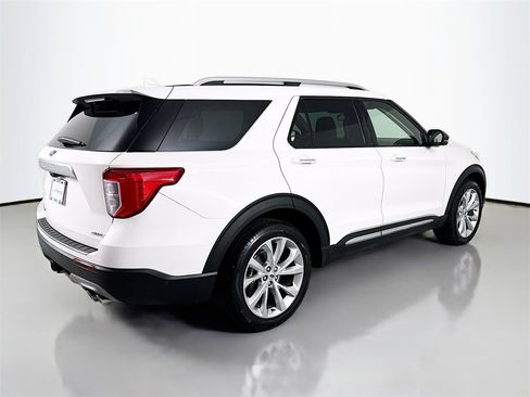 Used 2022 Ford Explorer Platinum w/ Equipment Group 601A image 9
