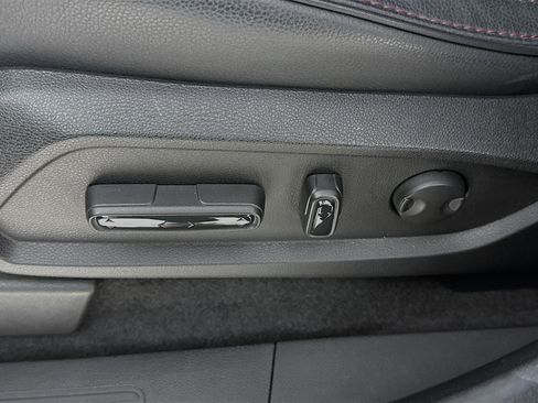 Used 2025 Honda Pilot Black Edition image 24