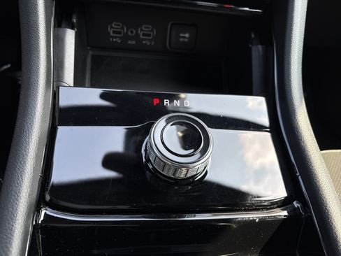 Used 2023 Jeep Grand Cherokee Altitude RWD image 32