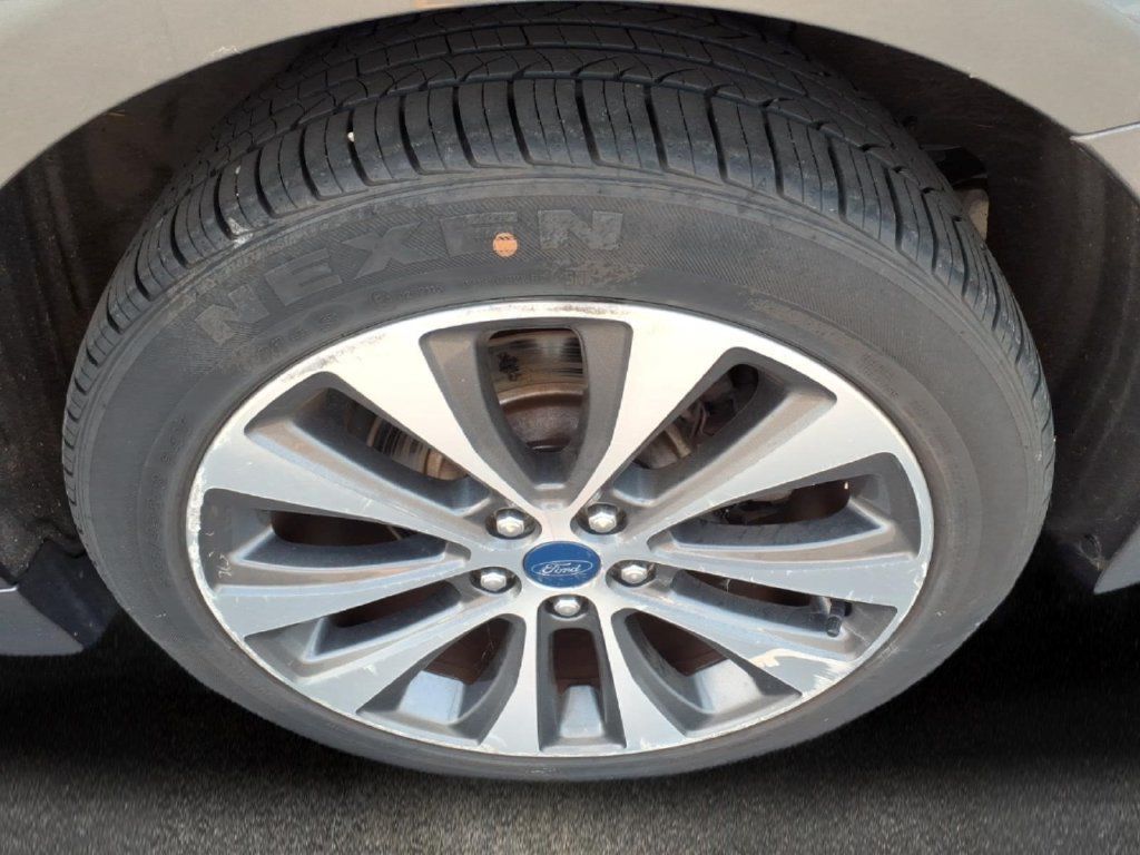 Used 2020 Ford Fusion SE AWD/4WD image 24