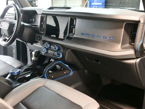 Used 2024 Ford Bronco Black Diamond image 25