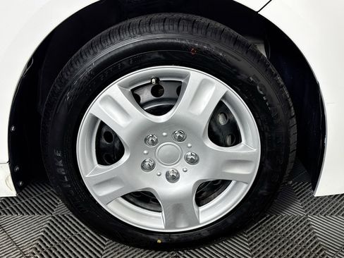 Used 2021 Toyota Corolla LE image 29