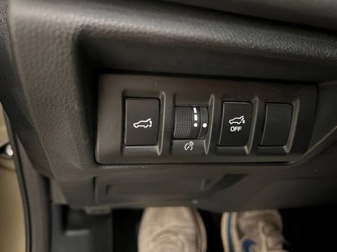 Used 2023 Subaru Outback Touring AWD/4WD image 25
