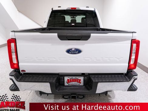 Used 2024 Ford F250 XLT w/ FX4 Off-Road Package image 4