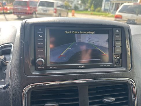 Used 2015 Dodge Grand Caravan SXT FWD image 21