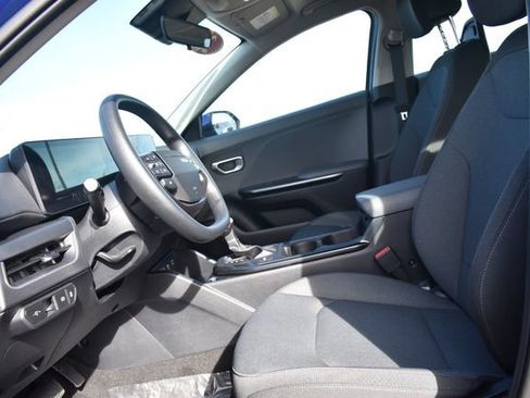New 2025 Kia K4 LXS image 19