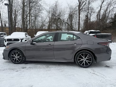 Used 2022 Toyota Camry SE image 7