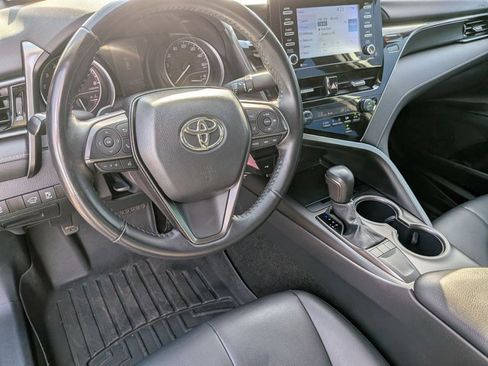 Used 2023 Toyota Camry SE image 10