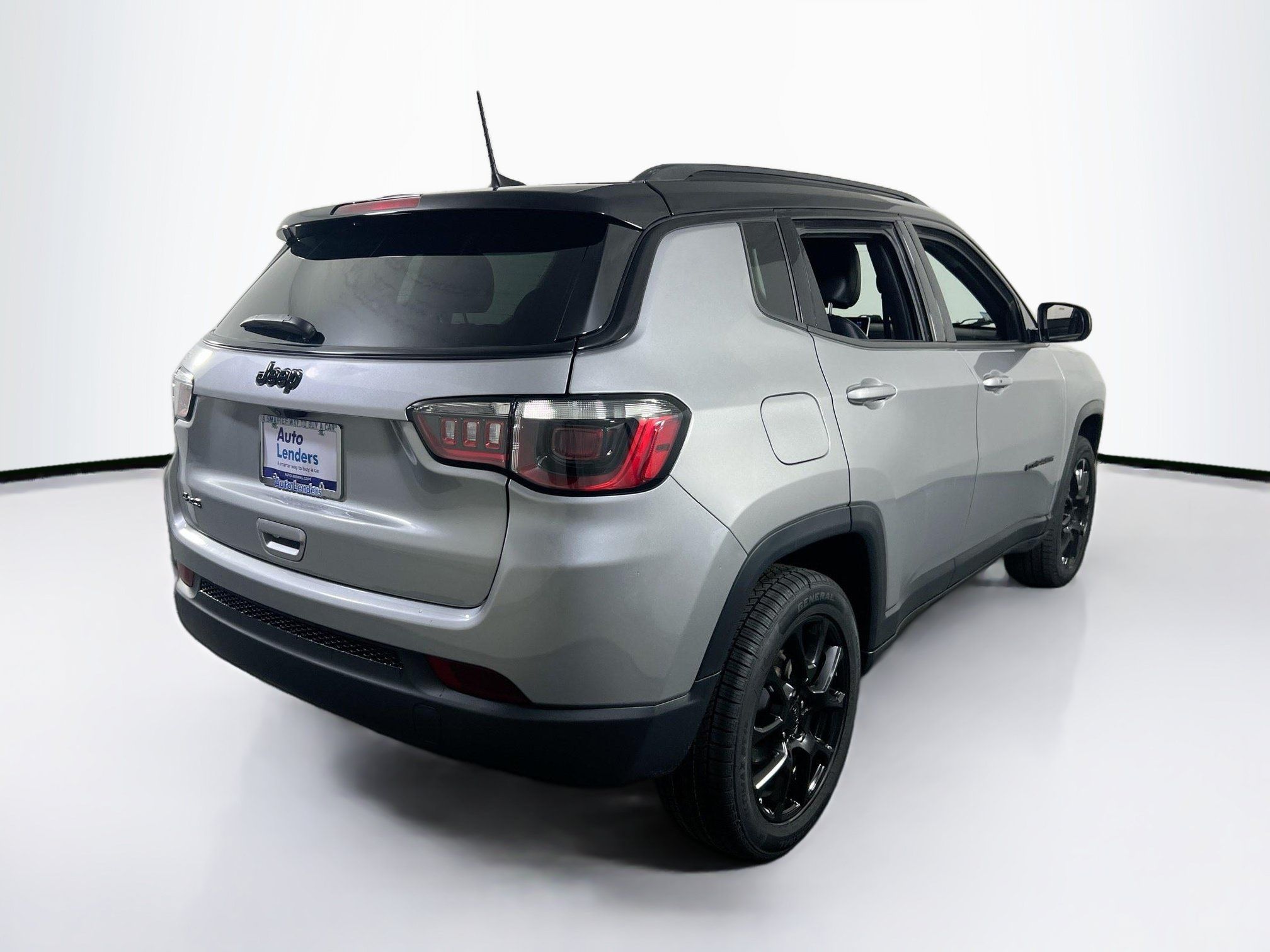 Used 2023 Jeep Compass Latitude w/ Convenience Group AWD/4WD image 5