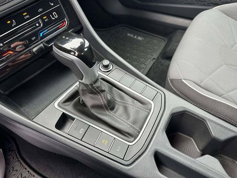 Used 2025 Volkswagen Jetta Sport FWD image 31