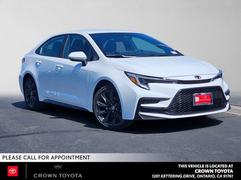 Certified 2024 Toyota Corolla SE FWD image 1