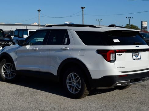 New 2026 Ford Explorer Active w/ Active Comfort Package image 4