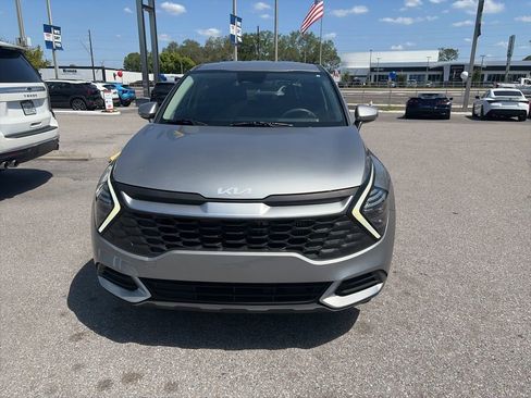 Used 2024 Kia Sportage LX image 3