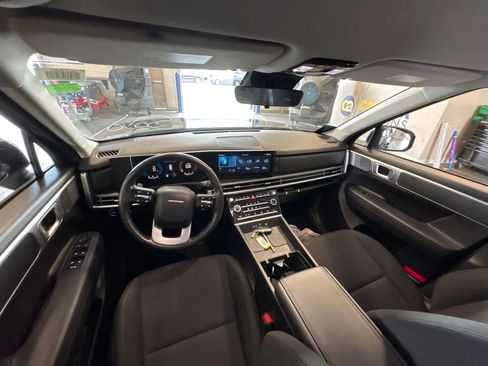 Used 2024 Hyundai Santa Fe SE FWD image 6