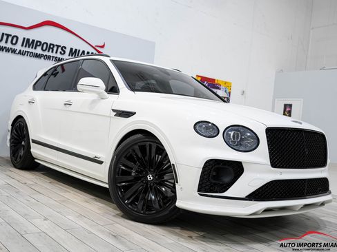 Used 2022 Bentley Bentayga Speed image 28