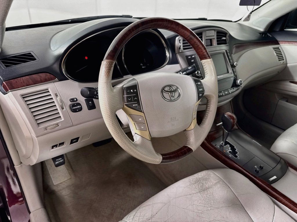 Used 2012 Toyota Avalon Limited FWD image 7
