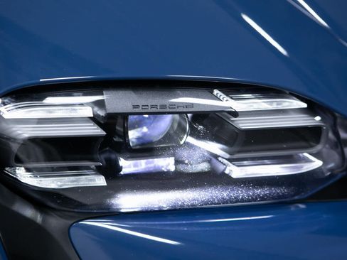 Certified 2023 Porsche Taycan 4 Cross Turismo image 32