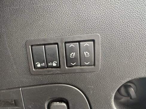 Used 2018 Cadillac Escalade Luxury image 13