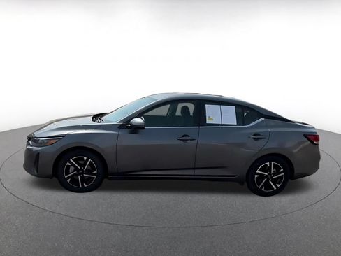 Used 2025 Nissan Sentra SV FWD image 7