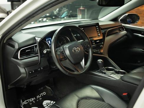 Used 2023 Toyota Camry SE w/ Convenience Package FWD image 9