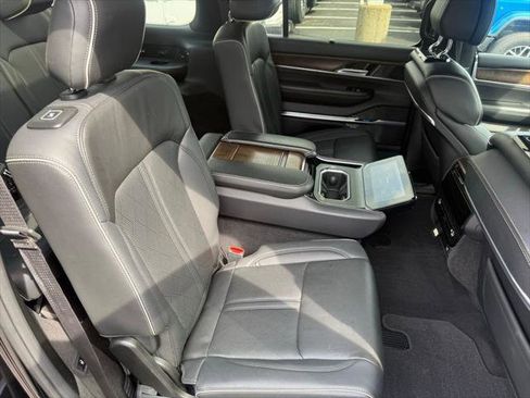 Certified 2022 Jeep Grand Wagoneer Series II AWD/4WD image 53