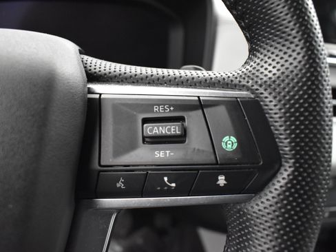 Used 2023 Mitsubishi Outlander 4WD Plug-In Hybrid image 8