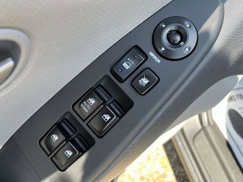 Used 2008 Hyundai Elantra SE image 21