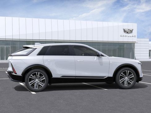 New 2026 Cadillac Lyriq Premium Luxury image 5