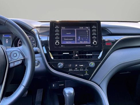 Used 2021 Toyota Camry SE w/ Convenience Package FWD image 11