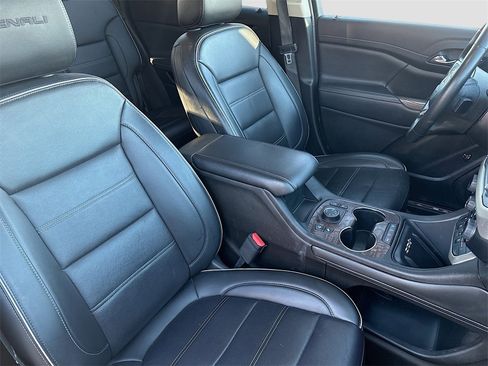 Used 2023 GMC Acadia Denali w/ Black Diamond Edition image 31